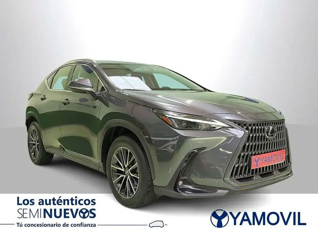Usado Lexus NX300h Business Edition 242 CV (177 kW) 2022 Gris SUV