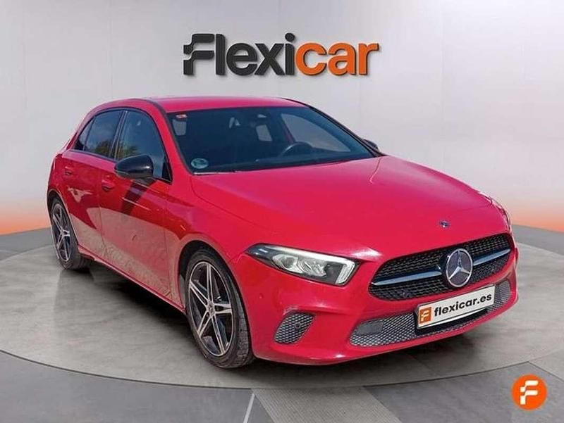 Usado Mercedes A160 116 CV (85 kW) 2018 Rojo Berlina