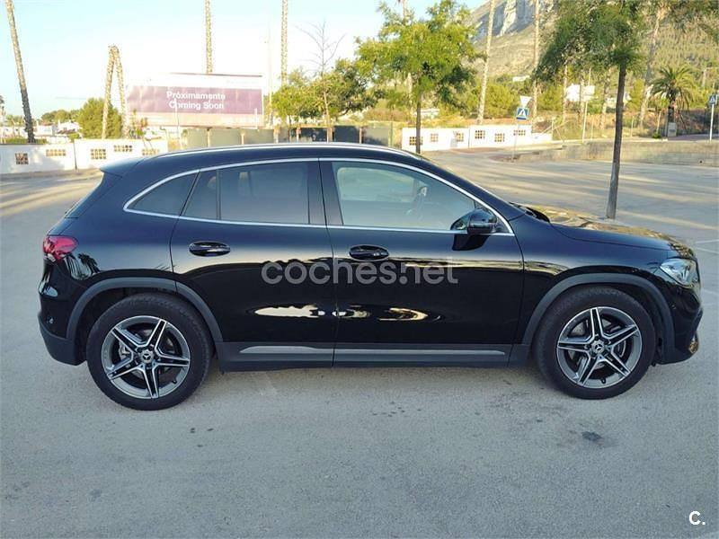 Usado Mercedes GLA180 136 CV (100 kW) 2023 Negro SUV