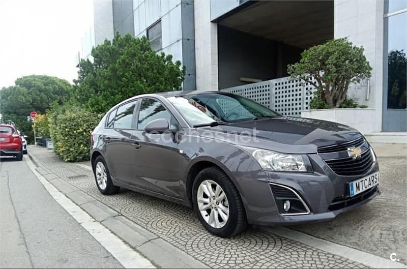 Gris / plata Usado 2014 Chevrolet Cruze LT Berlina | 7300 € (Precio justo) - Imagen 1/4