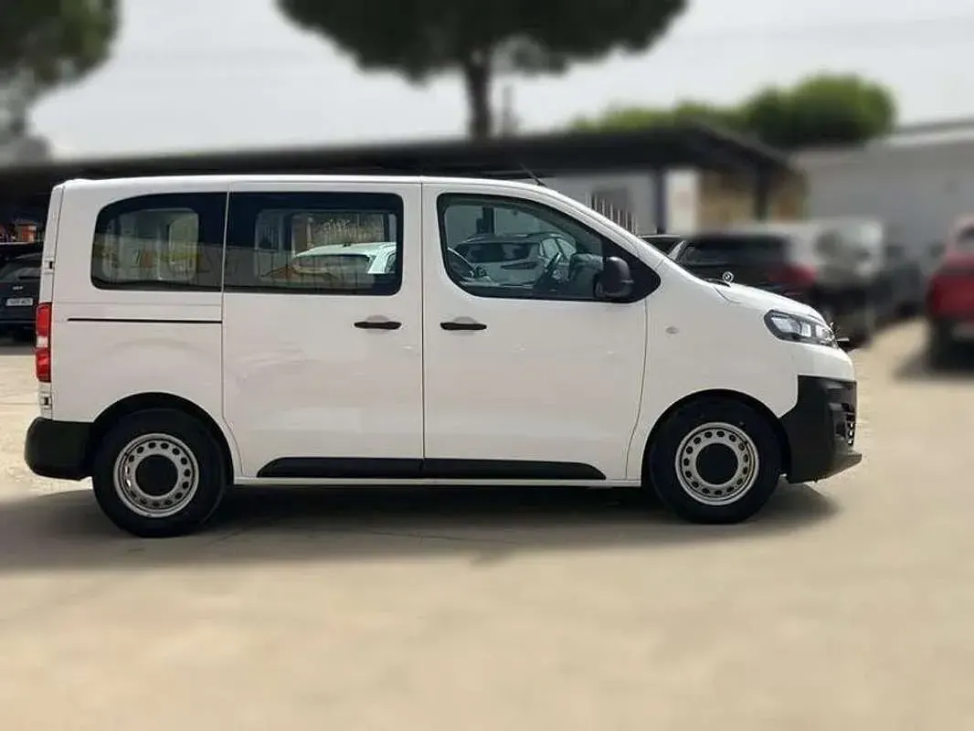 Usado Citroën Jumpy Comfort 120 CV (88 kW) 2020 Blanco Monovolumen