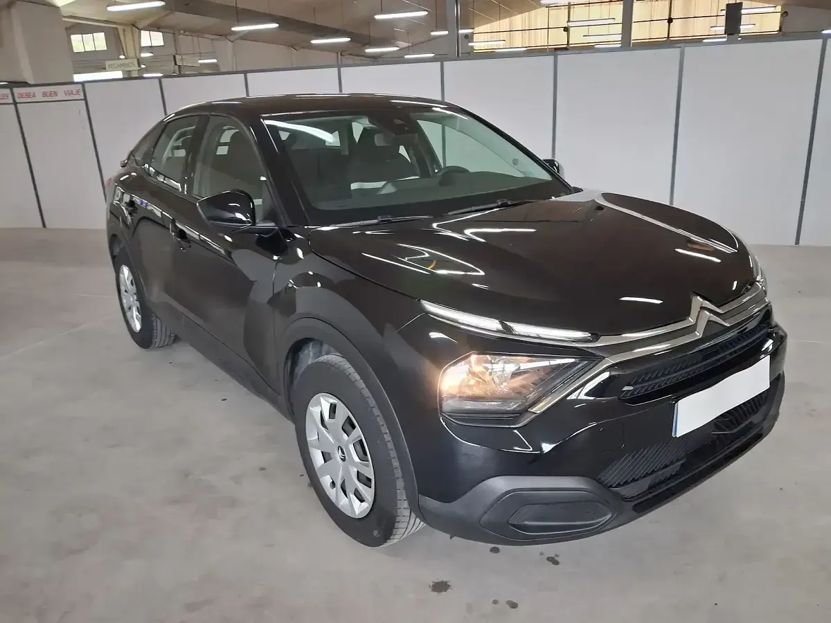 Usado Citroën C4 Feel 100 CV (73 kW) 2024 Negro SUV