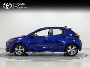 Usado Toyota Yaris Active 116 CV (85 kW) 2025 Azul Utilitario