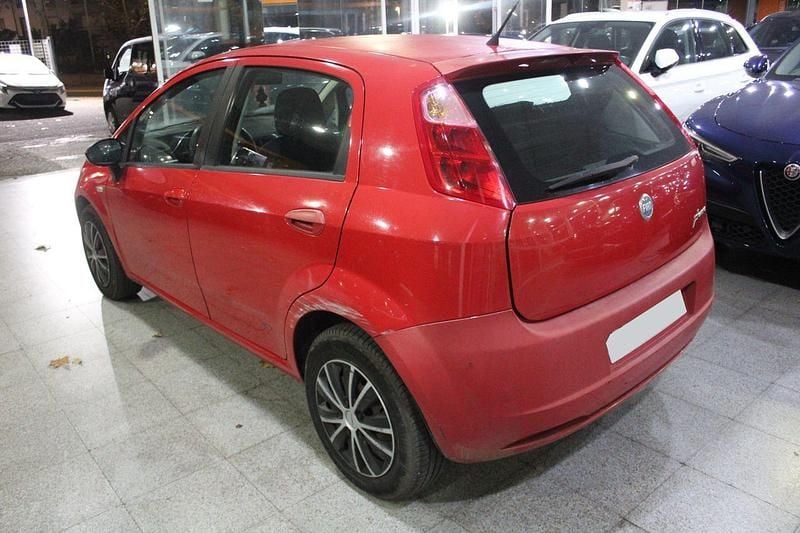 Usado Fiat Grande Punto Active 95 CV (69 kW) 2007 Rojo Utilitario