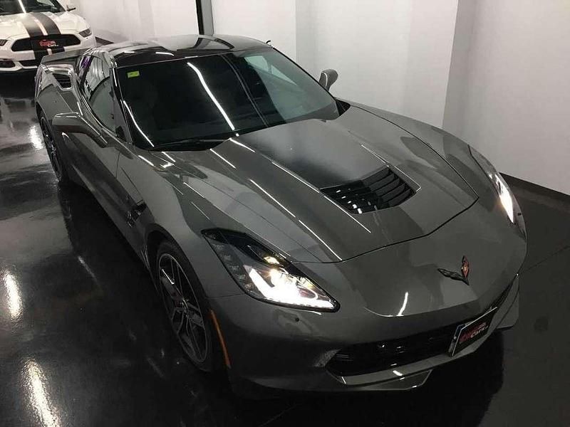 Usado Chevrolet Corvette 460 CV (338 kW) 2016 Gris Coupe