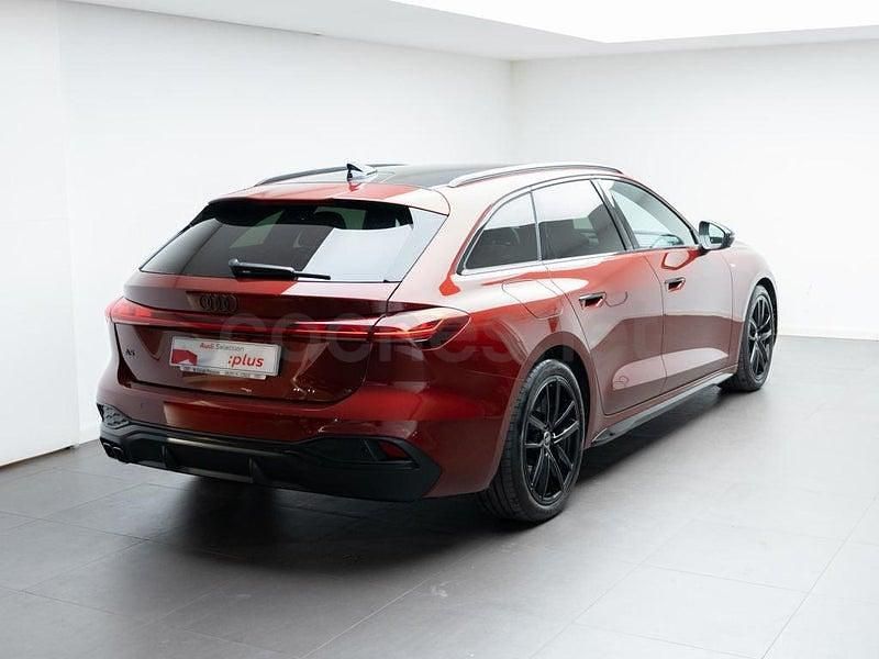 Usado Audi A5 Ambiente 204 CV (150 kW) 2025 Rojo Familiar