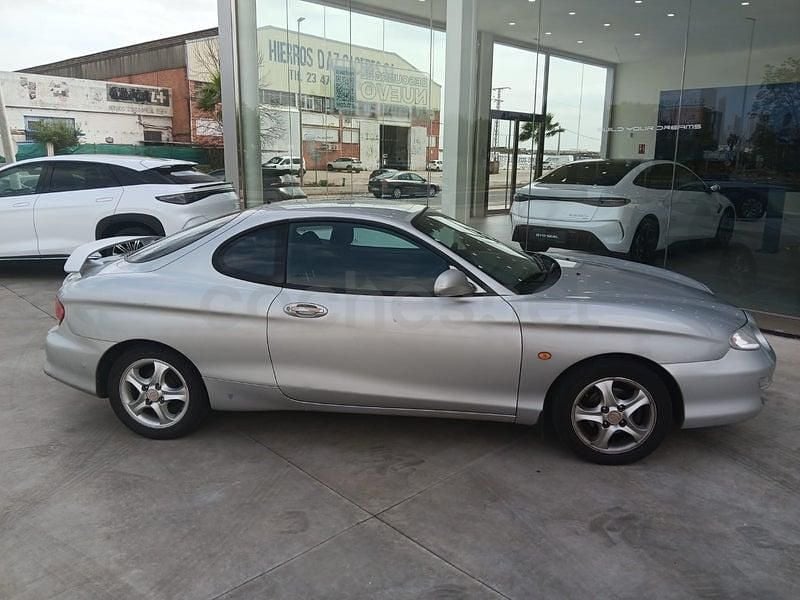 Usado Hyundai Coupé 107 CV (78 kW) 2001 Gris / plata Coupe