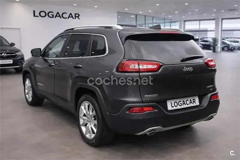 Usado Jeep Cherokee Limited 140 CV (102 kW) 2016 Gris / plata SUV
