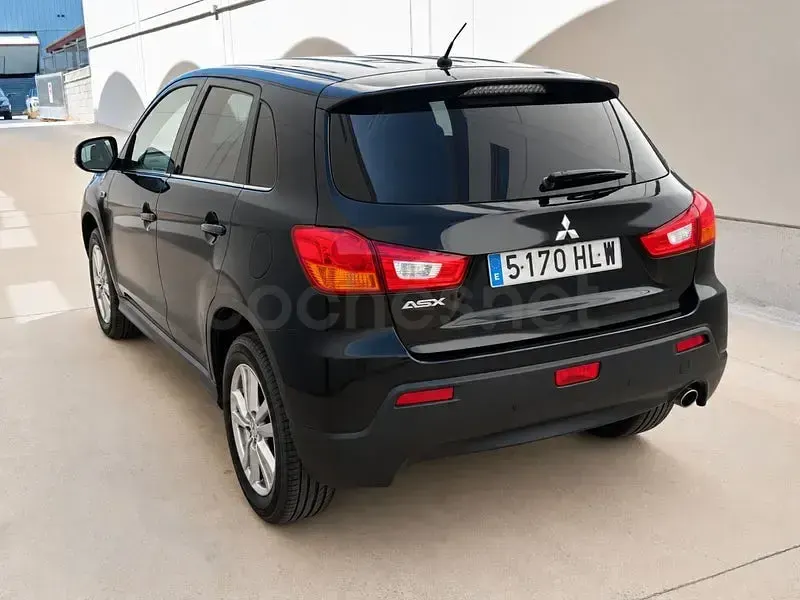 Usado Mitsubishi ASX 116 CV (85 kW) 2012 Negro SUV