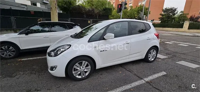 Usado Hyundai ix20 Comfort 115 CV (84 kW) 2013 Blanco Utilitario