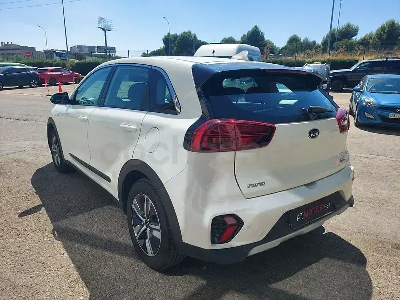 Usado Kia Niro 141 CV (103 kW) 2021 Blanco SUV