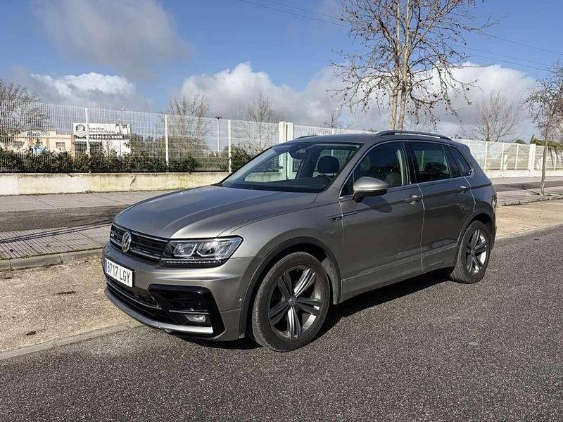 Usado VW Tiguan R-line 150 CV (110 kW) 2020 Gris SUV