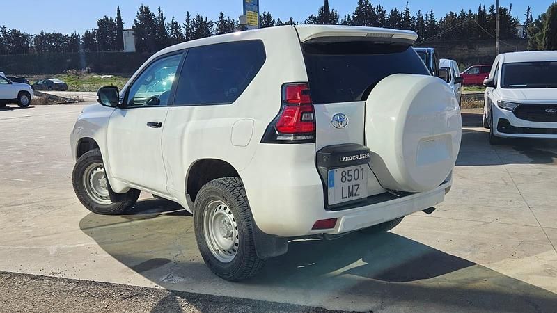 Usado Toyota Land Cruiser 204 CV (150 kW) 2021 Blanco Utilitario