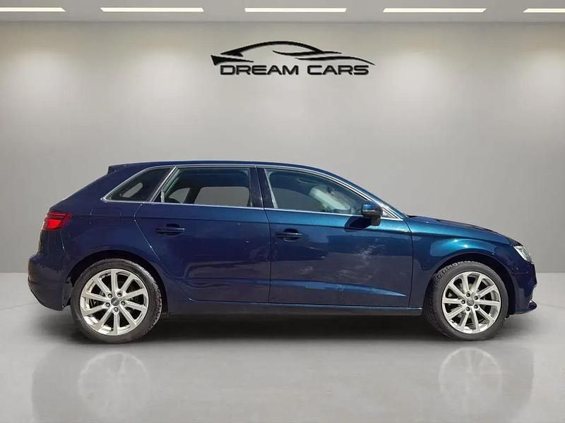 Usado Audi A3 Design 150 HP (110 kW) 2019 Azul Sedan