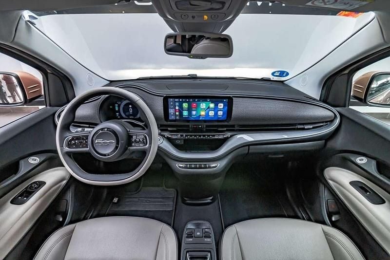 Usado Fiat 500e La Prima 86 kW (118 CV) 2021 Burdeos Utilitario