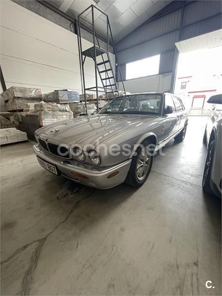 Gris / plata Usado 2001 Jaguar XJ8 Executive Berlina | 6450 € - Imagen 1/2