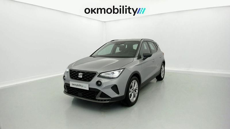 Urban silber metallic / magnetic grau metallic Usado 2023 Seat Arona FR SUV | 15.120 € (Super precio) - Imagen 1/4