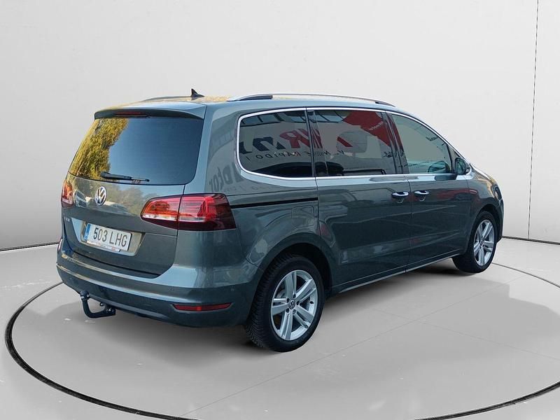 Usado VW Sharan Advance 177 CV (130 kW) 2020 Gris Monovolumen