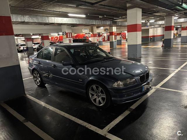 Usado BMW 320 150 CV (110 kW) 2004 Azul Berlina