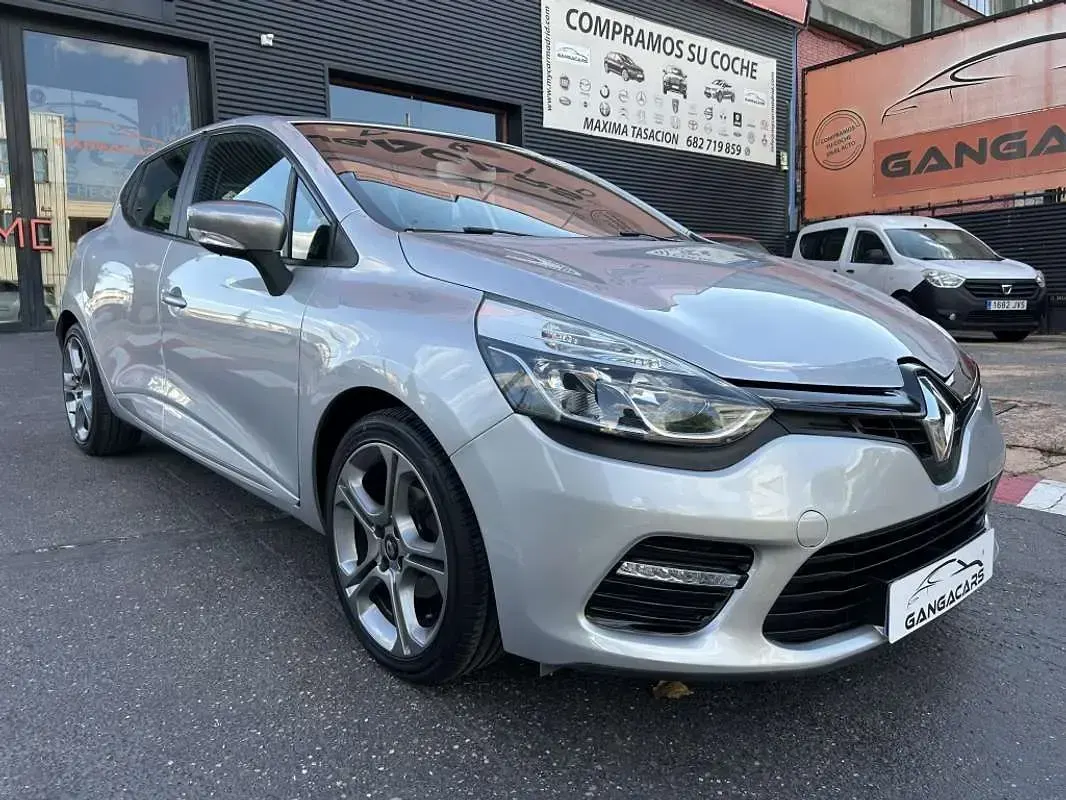 Usado Renault Clio Zen 90 CV (66 kW) 2016 Gris Utilitario