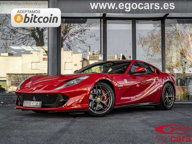 Rojo Usado 2019 Ferrari 812 Coupe | 279.999 € (Caro) - Imagen 1/4
