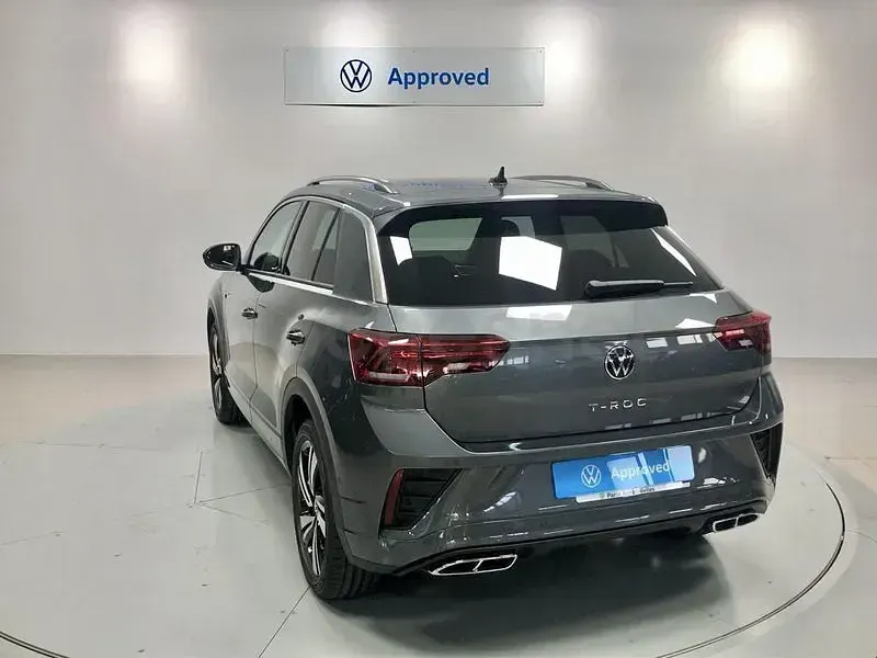 Usado VW T-Roc R-line 115 CV (84 kW) 2025 Gris / plata SUV