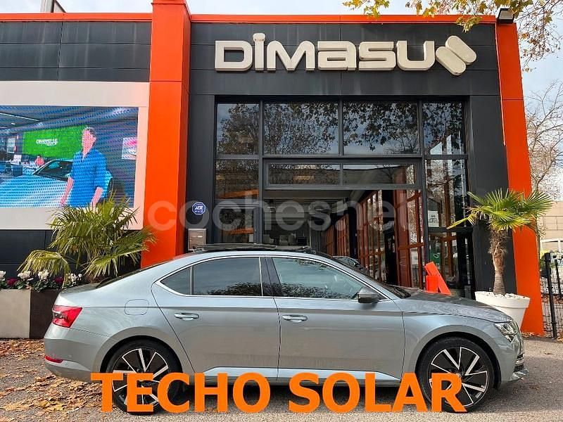 Gris / plata Usado 2021 Skoda Superb Style Berlina | 24.990 € (Un poco caro) - Imagen 1/4