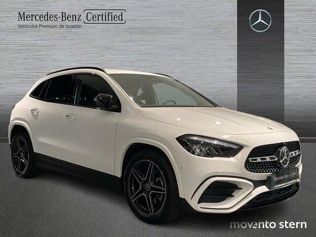 Usado Mercedes GLA200 AMG line 163 CV (119 kW) 2025 Blanco polar SUV