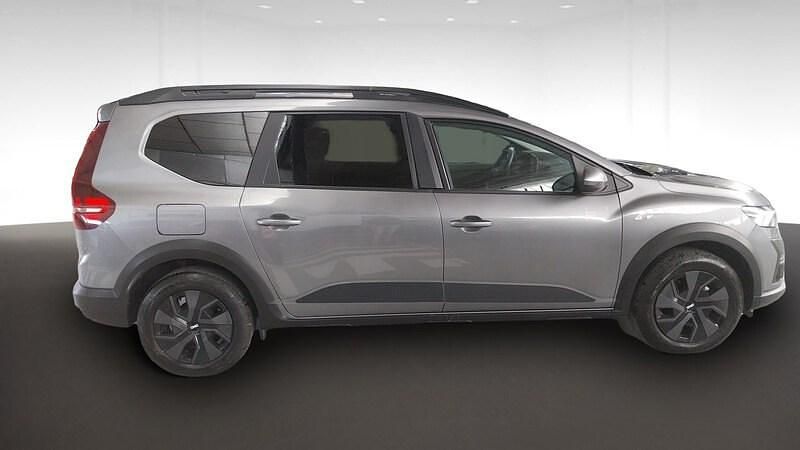 Usado Dacia Jogger Expression 140 CV (102 kW) 2025 Gris Monovolumen