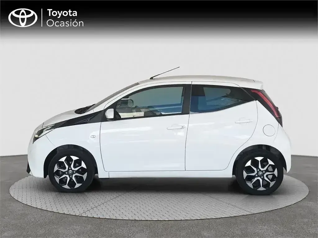 Usado Toyota Aygo X-play 72 CV (52 kW) 2021 Otro Utilitario