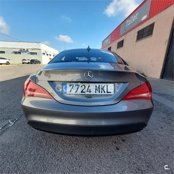 Usado Mercedes CLA200 136 CV (100 kW) 2015 Gris / plata Berlina