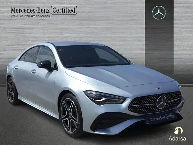 Usado Mercedes CLA200 163 CV (119 kW) 2025 Plata hightech