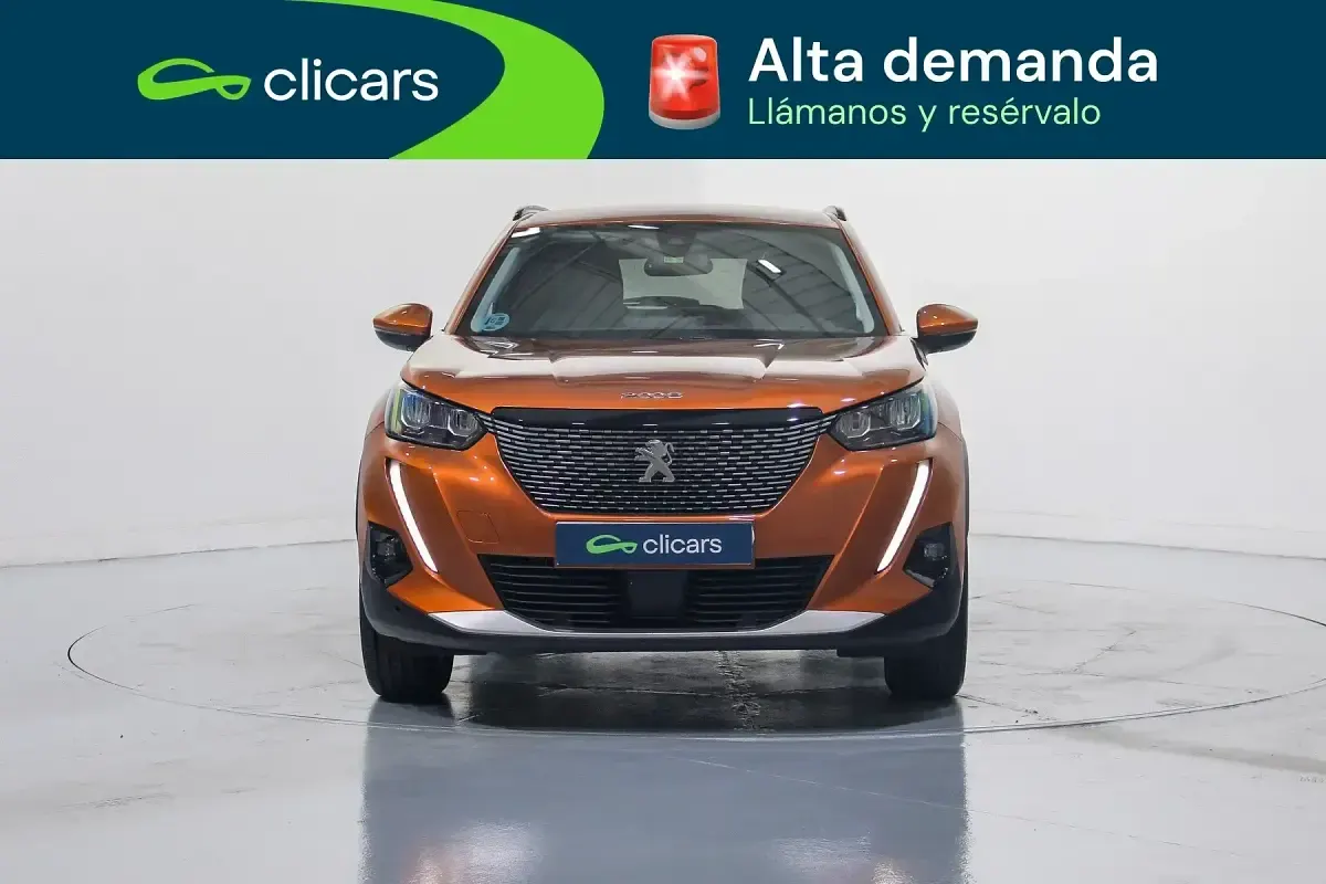 Usado Peugeot 2008 Allure 130 CV (95 kW) 2020 Naranja SUV