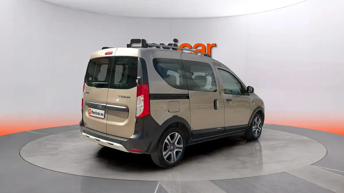 Usado Dacia Dokker Stepway 95 CV (69 kW) 2019 Beige Monovolumen