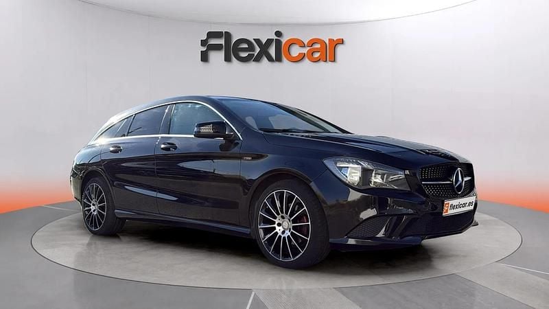 Negro Usado 2016 Mercedes CLA180 Shooting Brake Familiar | 15.470 € - Imagen 1/4