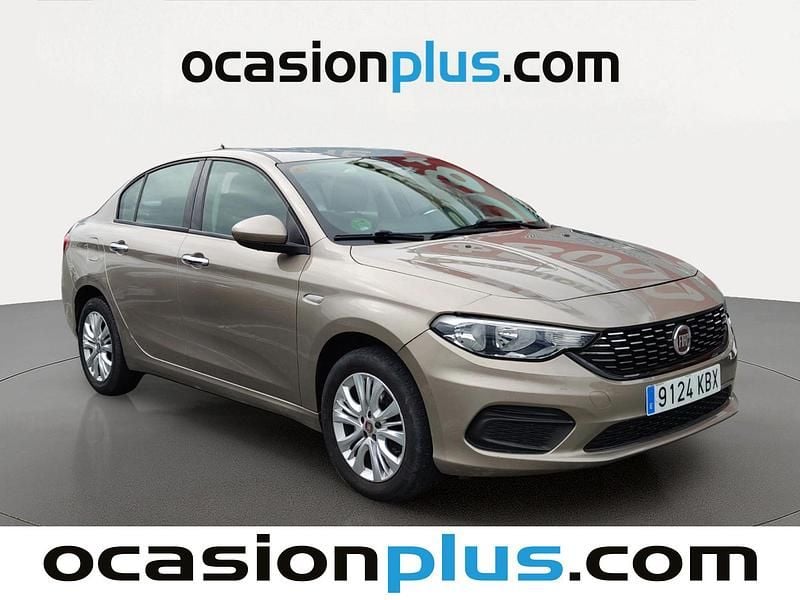 Usado Fiat Tipo Easy 95 CV (69 kW) 2017 Beige Berlina