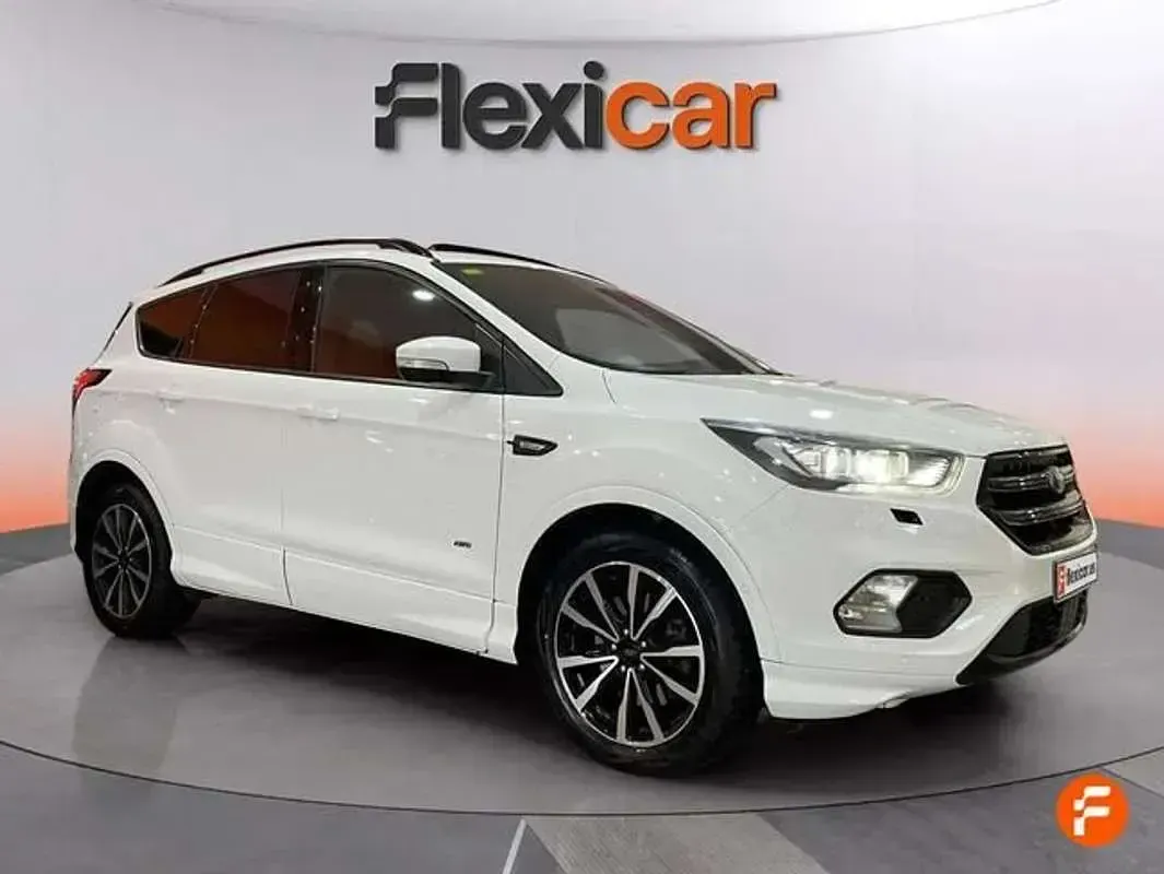 Usado Ford Kuga ST-Line 182 CV (133 kW) 2018 Blanco SUV