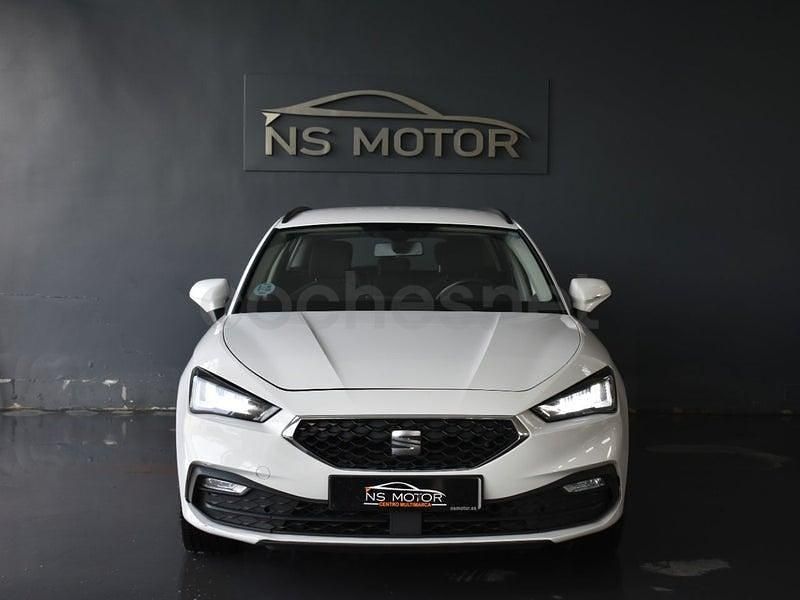 Usado Seat Leon Style 115 CV (84 kW) 2022 Blanco Familiar