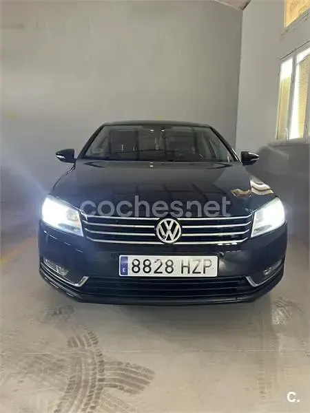 Usado VW Passat Exclusive 105 CV (77 kW) 2014 Negro Berlina