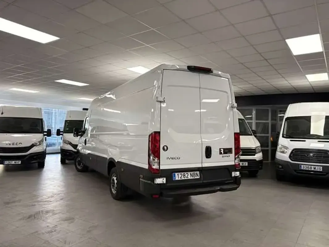 Usado Iveco Daily 160 CV (117 kW) 2025 Blanco Van