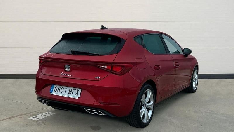 Usado Seat Leon FR 130 CV (95 kW) 2023 Rojo Berlina