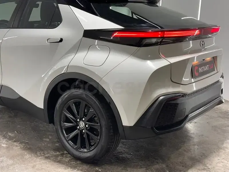 Usado Toyota C-HR Active 140 CV (102 kW) 2024 Blanco SUV