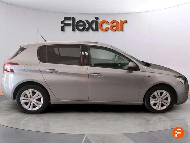 Usado Peugeot 308 Access 100 CV (73 kW) 2017 Gris Utilitario