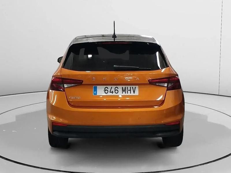Usado Skoda Fabia Style 110 HP (80 kW) 2023 Laranja Citadino