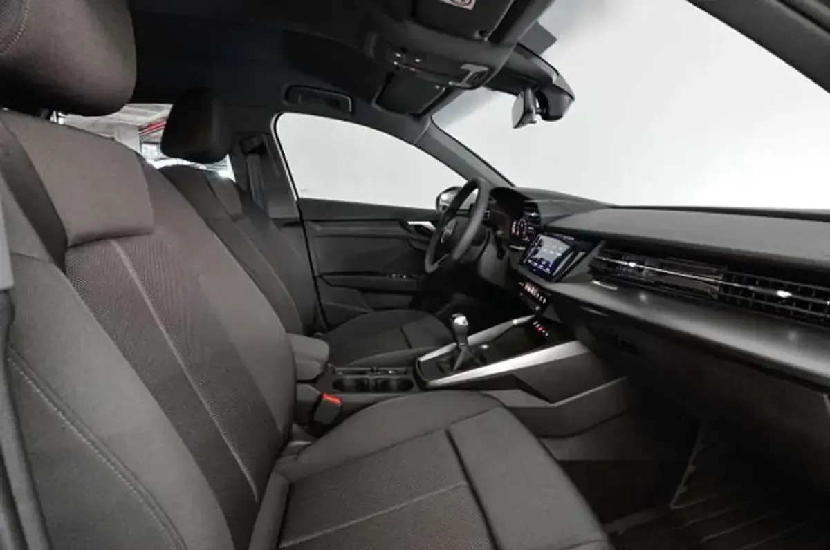Usado Audi A3 110 CV (80 kW) 2022 Blanco Berlina