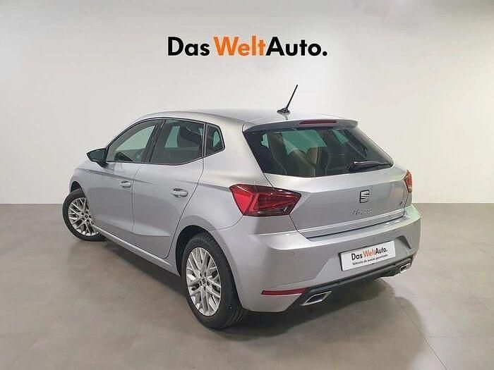 Usado Seat Ibiza FR 116 CV (85 kW) 2024 Gris Berlina