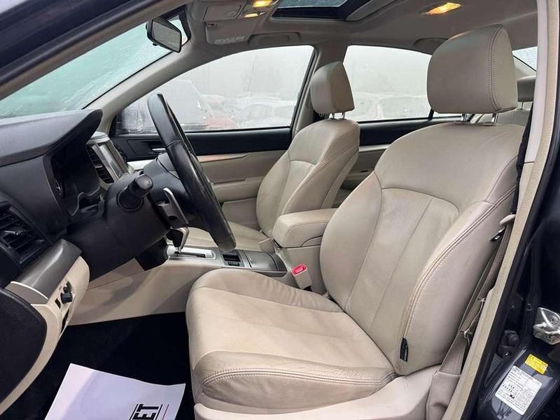 Usado Subaru Legacy 150 CV (110 kW) 2010 Gris Familiar