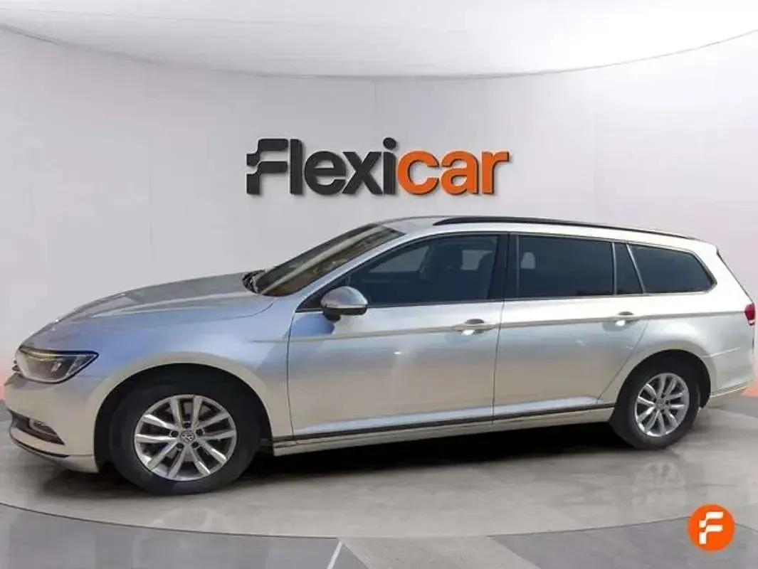 Usado VW Passat Advance 120 CV (88 kW) 2016 Gris Familiar