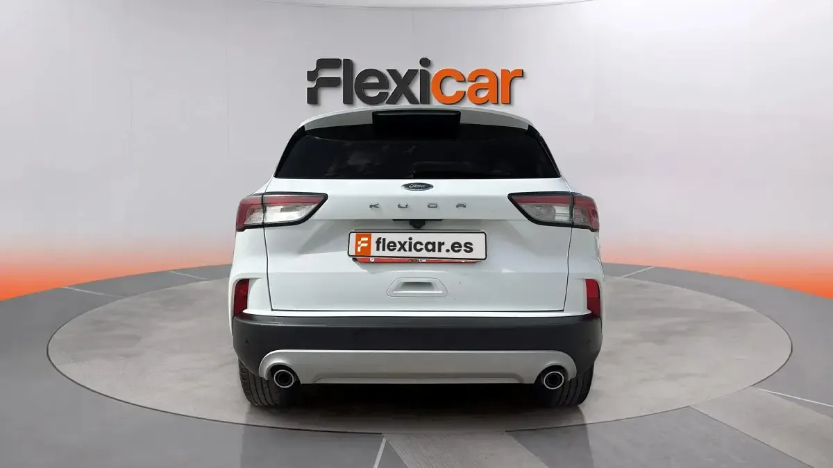 Usado Ford Kuga Titanium 150 CV (110 kW) 2023 Blanco SUV