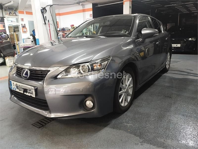 Usado Lexus CT200h 136 CV (100 kW) 2013 Gris / plata Berlina